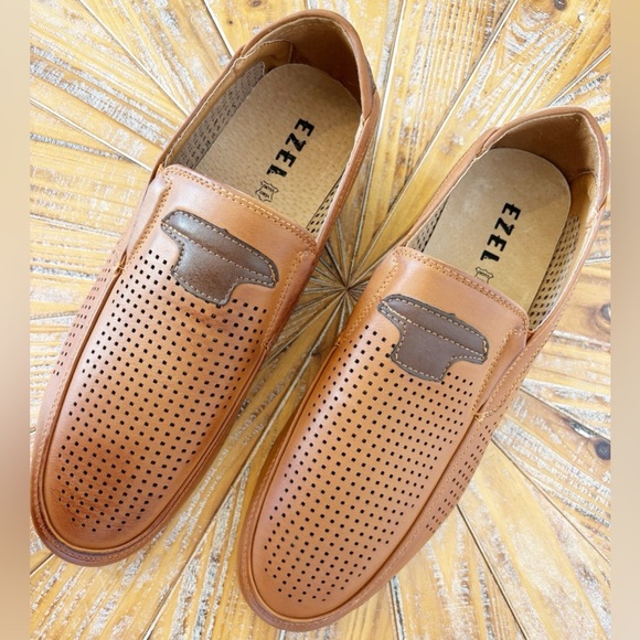 NWOT Men’s Perforated Genuine Leather Brown Loafers in Size 11 main image 4